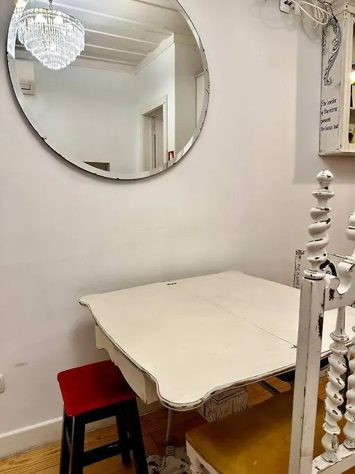 Kitsch Corner Paradise I Lisbon Apartment
