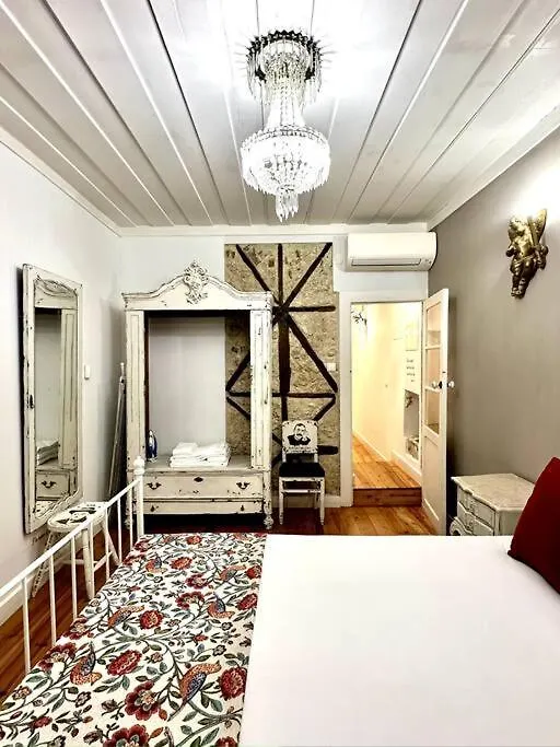 Apartment Kitsch Corner Paradise I Lisbon