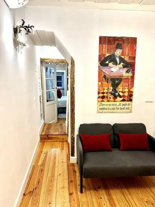 Apartment Kitsch Corner Paradise I Lisbon